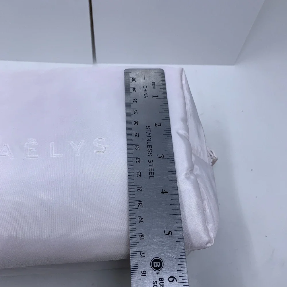 Maelys Light Pink Zipper Close Cosmetic Bag New *Flaw